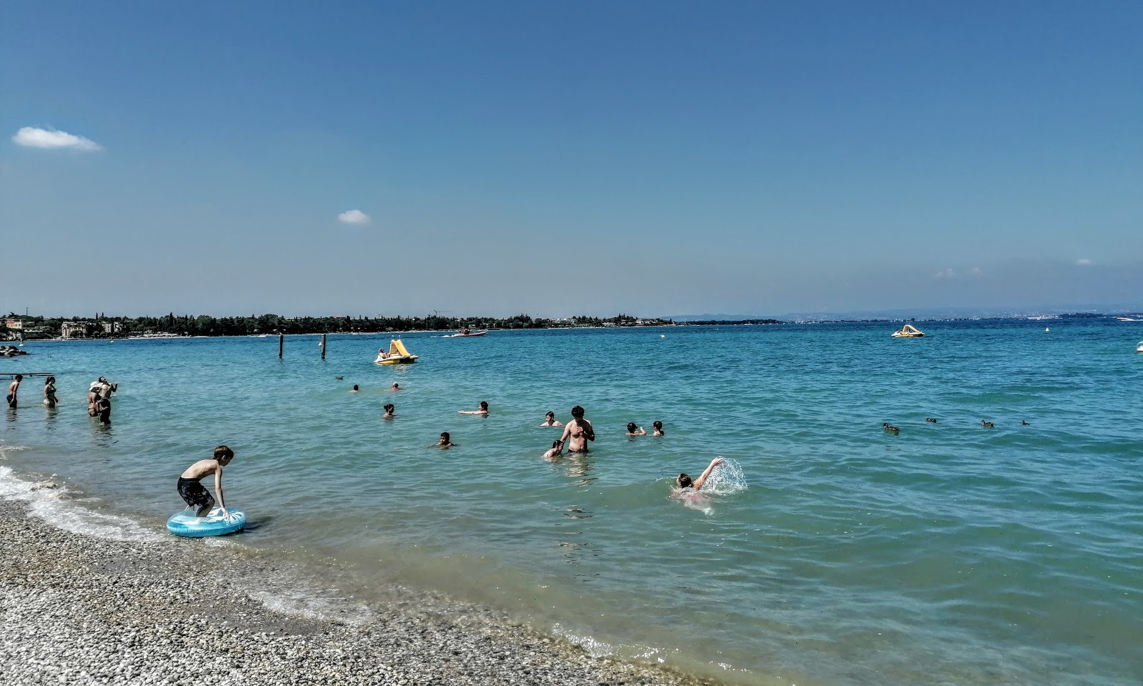 Zdjęcie Lido to Pioppi Beach z powierzchnią turkusowa czysta woda