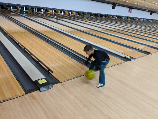 Bowling Alley «AMF York Lanes», reviews and photos, 4200 George Washington Memorial Hwy, Grafton, VA 23692, USA