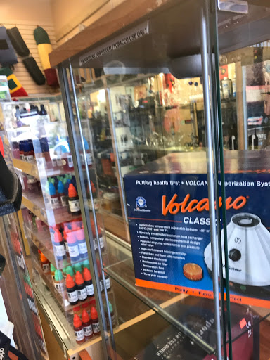 Tobacco Shop «DUO Smoke Shop», reviews and photos, 15010 Mulberry Dr #105, Whittier, CA 90604, USA