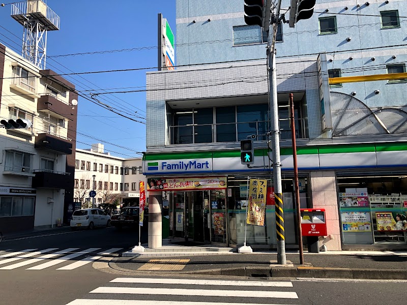 ファミリーマート 横浜菊名店