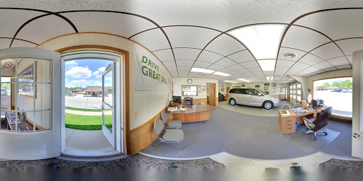 Used Car Dealer «Wayne Hall Chrysler Jeep Dodge», reviews and photos, 507 E Main St, Anamosa, IA 52205, USA