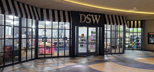 Shoe Store «DSW Designer Shoe Warehouse», reviews and photos, 15301 Ventura Blvd, Sherman Oaks, CA 91403, USA