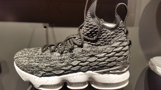 Clothing Store «Nike Lenox», reviews and photos, 3393 Peachtree Rd, Atlanta, GA 30326, USA