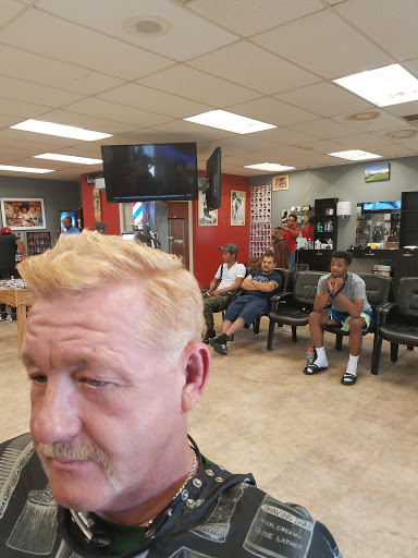 Barber Shop «Dream Team Barber Shop», reviews and photos, 7107 Turfway Rd, Florence, KY 41042, USA