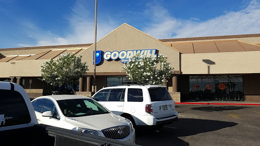 Thrift Store «Greenfield & University Goodwill Retail Store & Donation Center», reviews and photos, 4412 E University Dr, Mesa, AZ 85205, USA