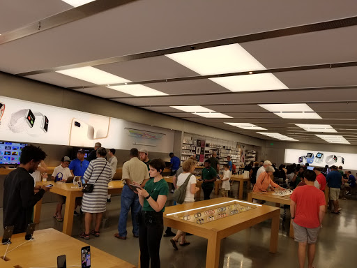 Computer Store «Apple Short Pump Town Center», reviews and photos, 11800 W Broad St, Henrico, VA 23233, USA