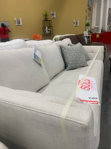 Outlet Store «Rooms To Go Outlet Furniture Store - Pearl River», reviews and photos, 63295 Old Military Rd, Pearl River, LA 70452, USA