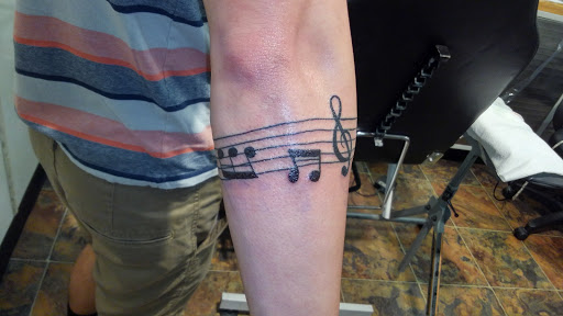 Tattoo Shop «Aces & Eights Tattoo Shop», reviews and photos, 6846 Park Blvd N, Pinellas Park, FL 33781, USA