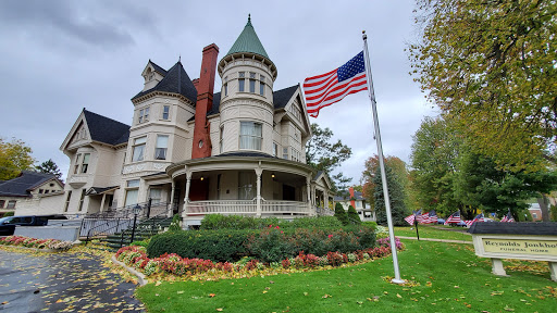 Funeral Home «Reynolds-Jonkhoff Funeral Home», reviews and photos, 305 6th St, Traverse City, MI 49684, USA