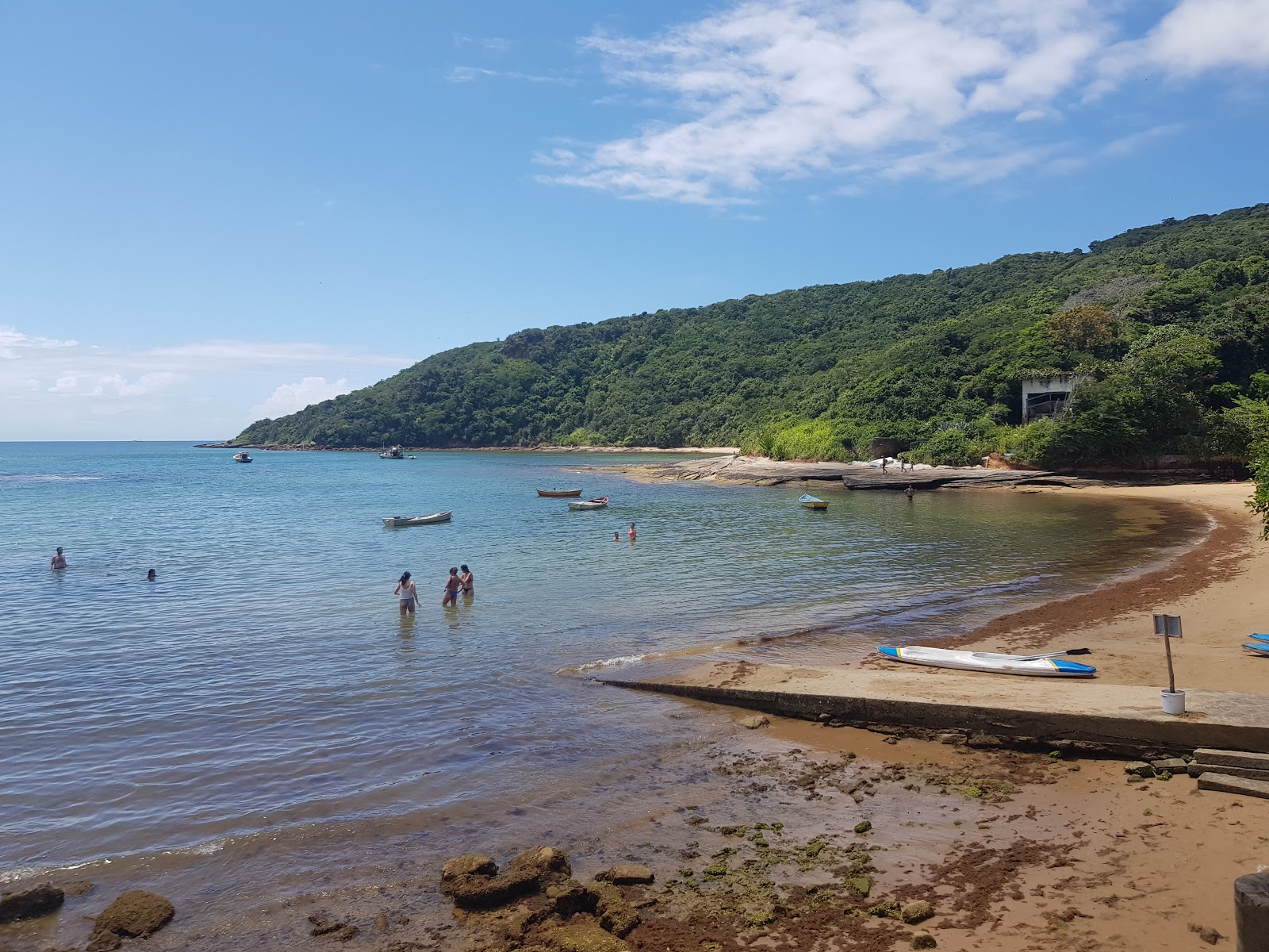 Fotografie cu Praia da Tartaruga - locul popular printre cunoscătorii de relaxare