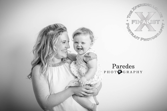 Comments and reviews of Paredes Photography - Cotswolds Portrait Photographer