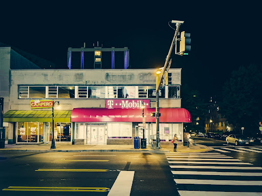 Cell Phone Store «T-Mobile», reviews and photos, 8668 Colesville Rd, Silver Spring, MD 20910, USA