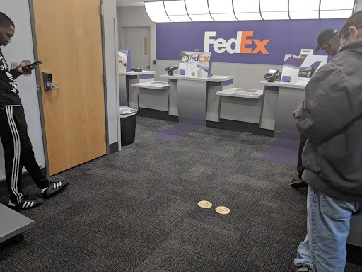 Shipping and Mailing Service «FedEx Ship Center», reviews and photos, 2503 Frank Albert Rd E, Tacoma, WA 98424, USA