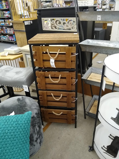 Home Goods Store «Tuesday Morning», reviews and photos, 1695 McFarland Blvd B, Northport, AL 35476, USA