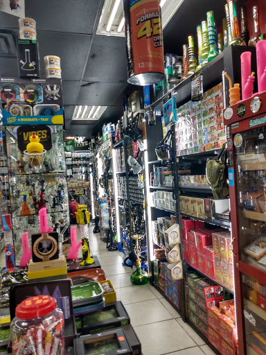 Vaporizer Store «Happy Rock Smoke Shop», reviews and photos, 334 NE 72nd St, Kansas City, MO 64118, USA
