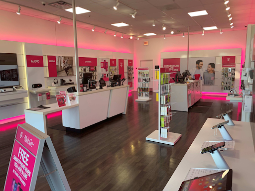Cell Phone Store «T-Mobile», reviews and photos, 16205 Harlem Ave #32CA, Tinley Park, IL 60477, USA