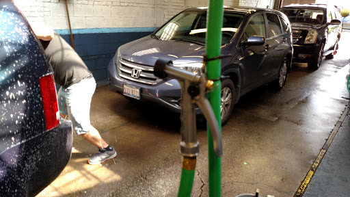 Car Wash «Forest Glen Hand Car Wash», reviews and photos, 5322 N Elston Ave, Chicago, IL 60630, USA