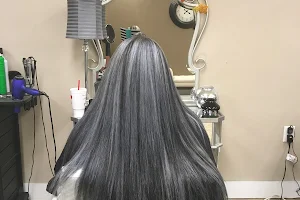 Gigi's hair salon image