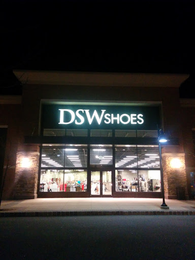 DSW Designer Shoe Warehouse, 200 Town Centre Dr, Glen Mills, PA 19342, USA, 