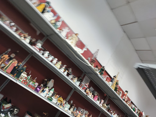 Thrift Store «The Salvation Army Family Store & Donation Center», reviews and photos, 823 E Auburn Rd, Rochester Hills, MI 48307, USA