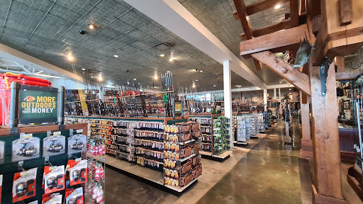 Sporting Goods Store «Bass Pro Shops», reviews and photos, 10040 Gulf Center Dr, Fort Myers, FL 33913, USA