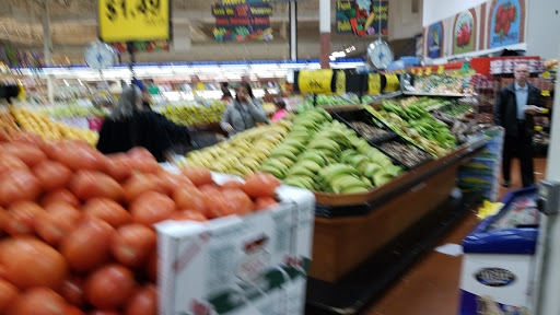 Grocery Store «Super Fresh Market», reviews and photos, 1700 N Lewis Ave, Waukegan, IL 60085, USA