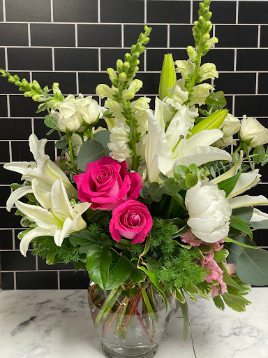 Florist «Vienna Florist & Gifts», reviews and photos, 431 Maple Ave W, Vienna, VA 22180, USA