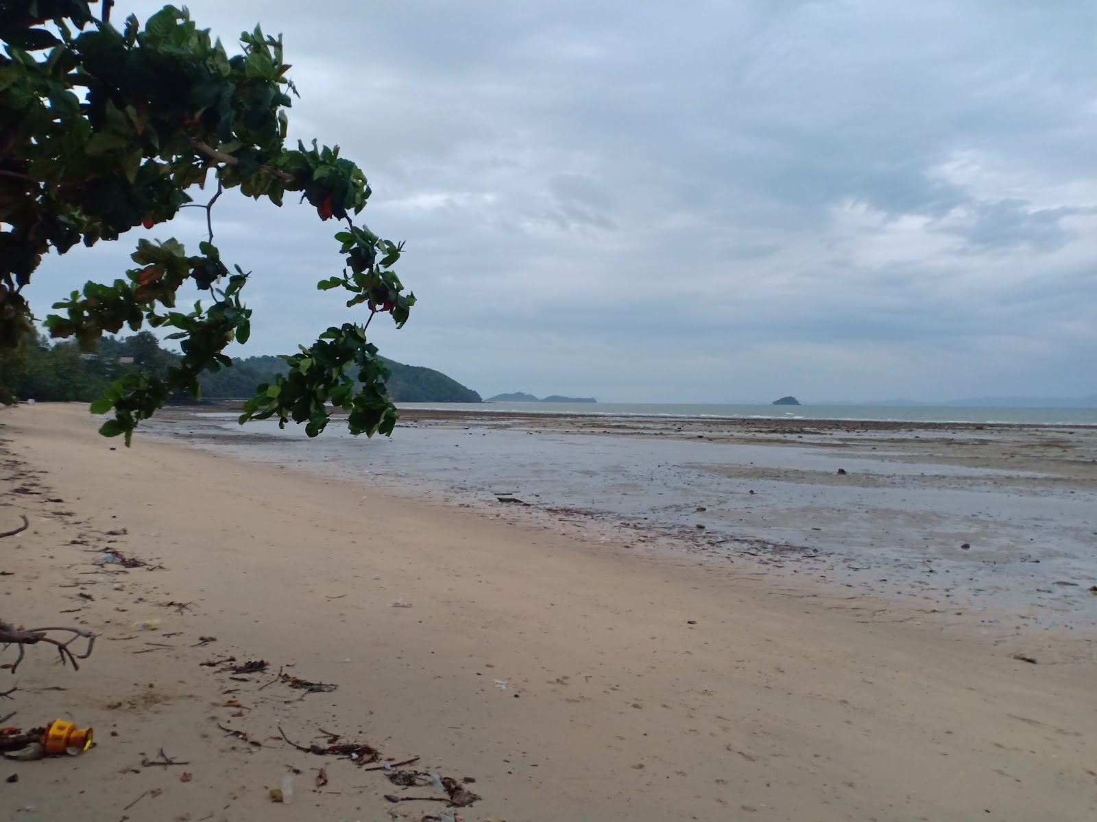 Foto di Koh Sirey Beach con parzialmente pulito livello di pulizia