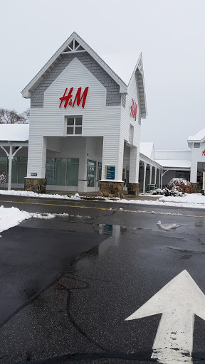 Outlet Mall «Tanger Outlet Westbrook», reviews and photos, 314 Flat Rock Pl, Westbrook, CT 06498, USA