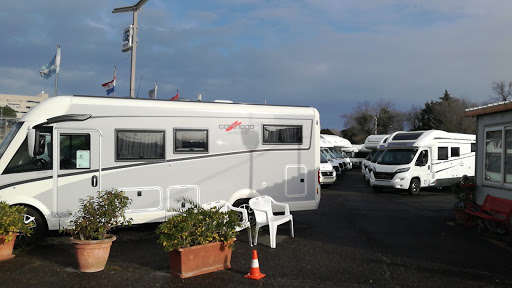 New caravan dealers Roma