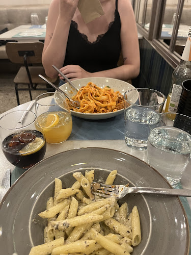 Αξιολογήσεις για το Meno Male Athens στην Αθήνα - Πίτσα