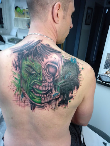 Rezensionen über Tattoo Hulk - Piercing & Tattoostudio in Freiburg - Tattoostudio
