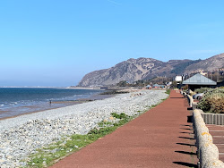 Photo de Plage de Penmaenmawr avec rivage droit, long