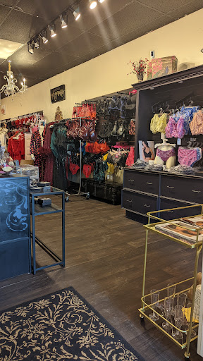 Lingerie Store «The Heavy Hanger by Melons the Complete Bra Shop», reviews and photos, 650 N Carriage Pkwy #105, Wichita, KS 67208, USA