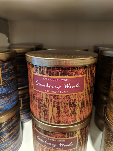 Beauty Supply Store «Bath & Body Works», reviews and photos, 134 Woodstock Square Ave, Woodstock, GA 30189, USA