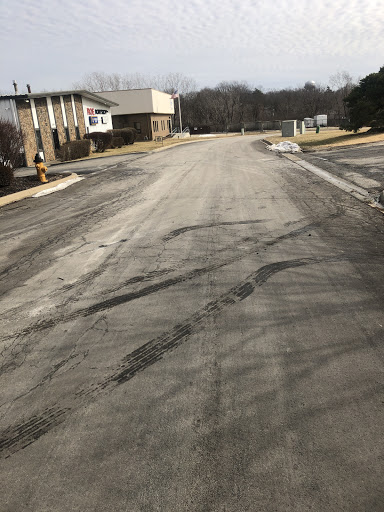 Auto Body Shop «Roe Body Shop», reviews and photos, 4715 Roe Pkwy, Roeland Park, KS 66205, USA