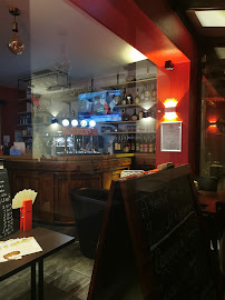 Atmosphère du Restaurant Chez Anissa à La Garenne-Colombes - n°11