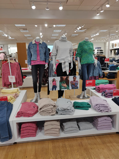 Clothing Store «Gap», reviews and photos, 4001 N Lamar Blvd, Austin, TX 78756, USA