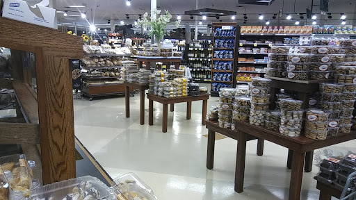 Shopping Mall «La Jolla Village Square», reviews and photos, 8657 Villa La Jolla Dr, La Jolla, CA 92037, USA