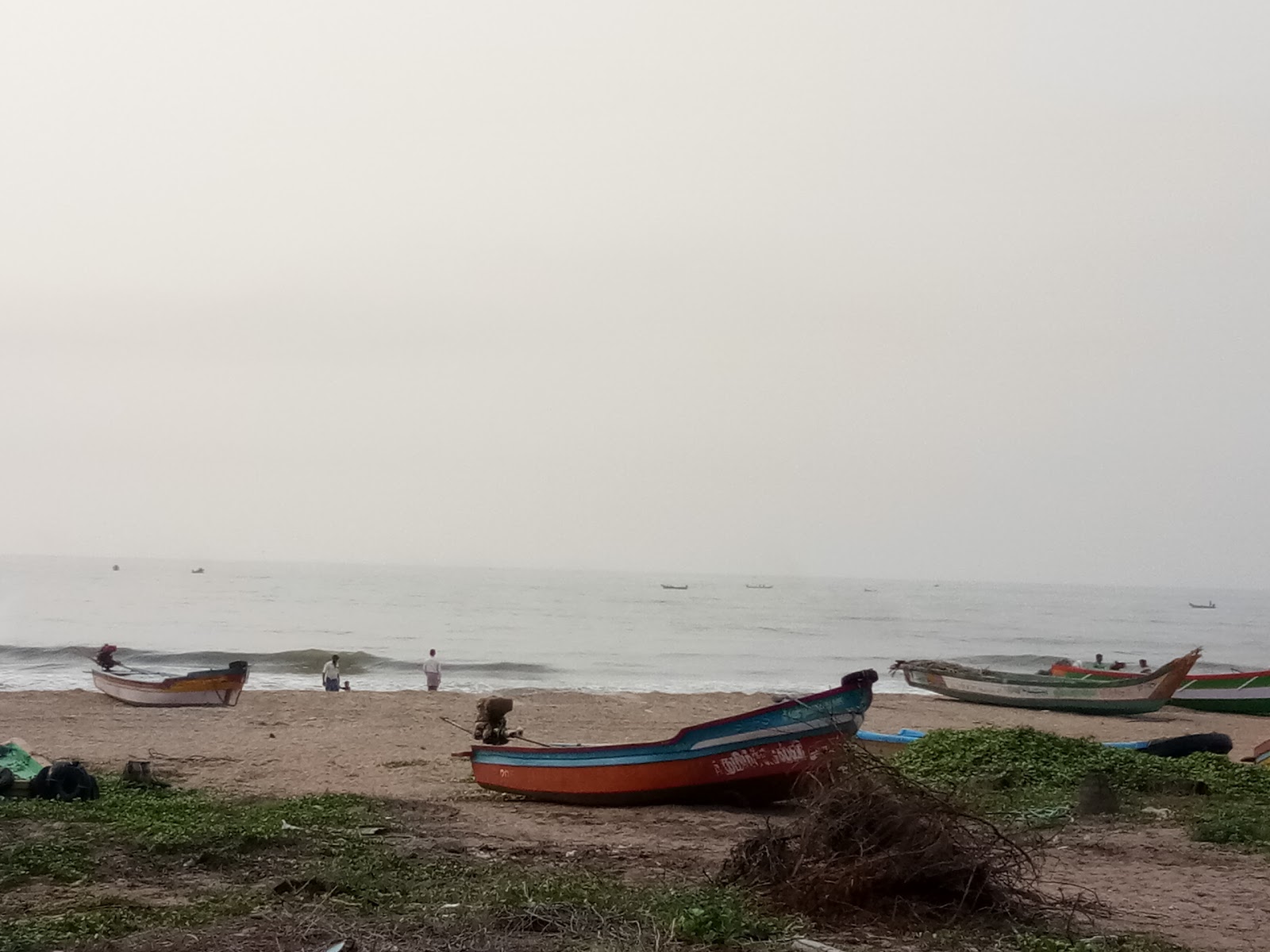 Φωτογραφία του Pudhukuppam Beach - δημοφιλές μέρος μεταξύ λάτρεις της χαλάρωσης