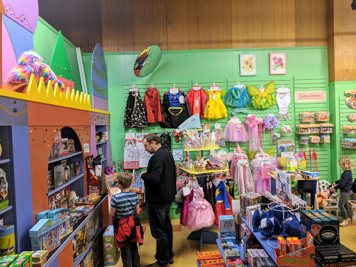 Toy Store «Alakazam Toys & Gifts», reviews and photos, 100 E Main St, Charlottesville, VA 22902, USA