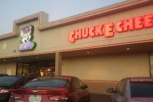 Chuck E. Cheese image