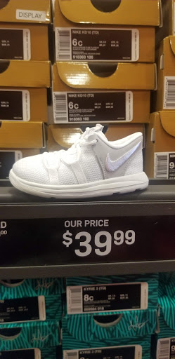 Clothing Store «Nike Factory Store», reviews and photos, 1475 N Burkhart Rd Suite C-200, Howell, MI 48855, USA