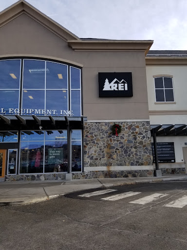 Camping Store «REI», reviews and photos, 22 Chapel View Blvd, Cranston, RI 02920, USA