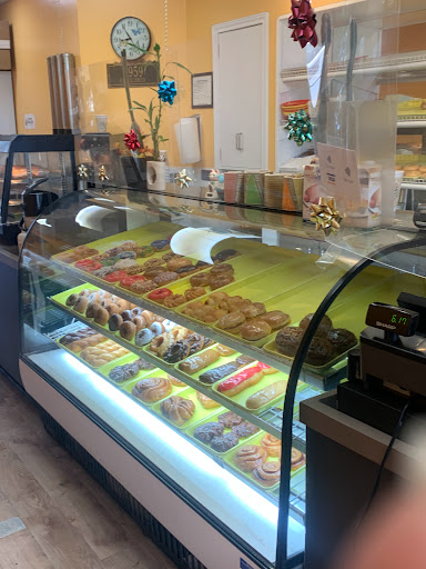 Donut Shop «Southern Maid Donut Shop», reviews and photos, 1152 N Buckner Blvd # 125, Dallas, TX 75218, USA