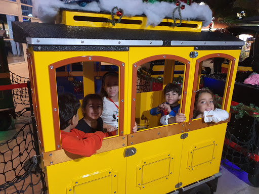 Shopping Mall «Orlando Vineland Premium Outlets», reviews and photos, 8200 Vineland Ave, Orlando, FL 32821, USA