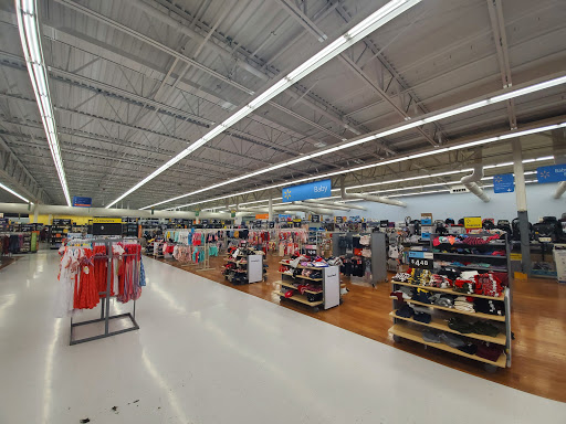 Tire Shop «Walmart Tires & Auto Parts», reviews and photos, 3301 N Pontiac Trail, Commerce Charter Twp, MI 48382, USA