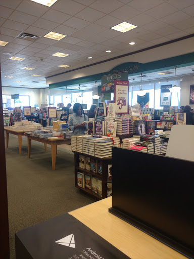 Book Store «Barnes & Noble», reviews and photos, 8136 W Bowles Ave, Littleton, CO 80123, USA
