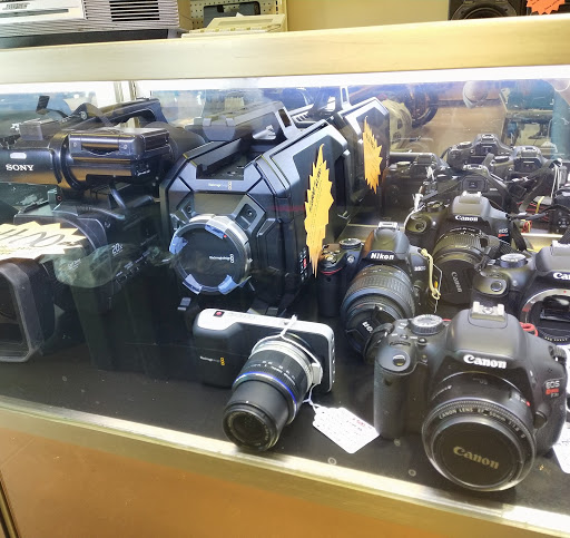 Pawn Shop «Roswell Pawn & Jewelry», reviews and photos, 615 Holcomb Bridge Rd, Roswell, GA 30076, USA