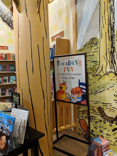 Book Store «Barnes & Noble», reviews and photos, 13131 Ridgedale Dr, Minnetonka, MN 55305, USA